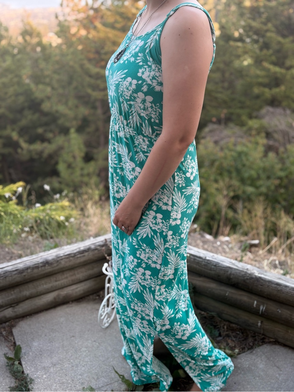 Ladies Maxi Dress Green &White Colour - Picture 6 of 7